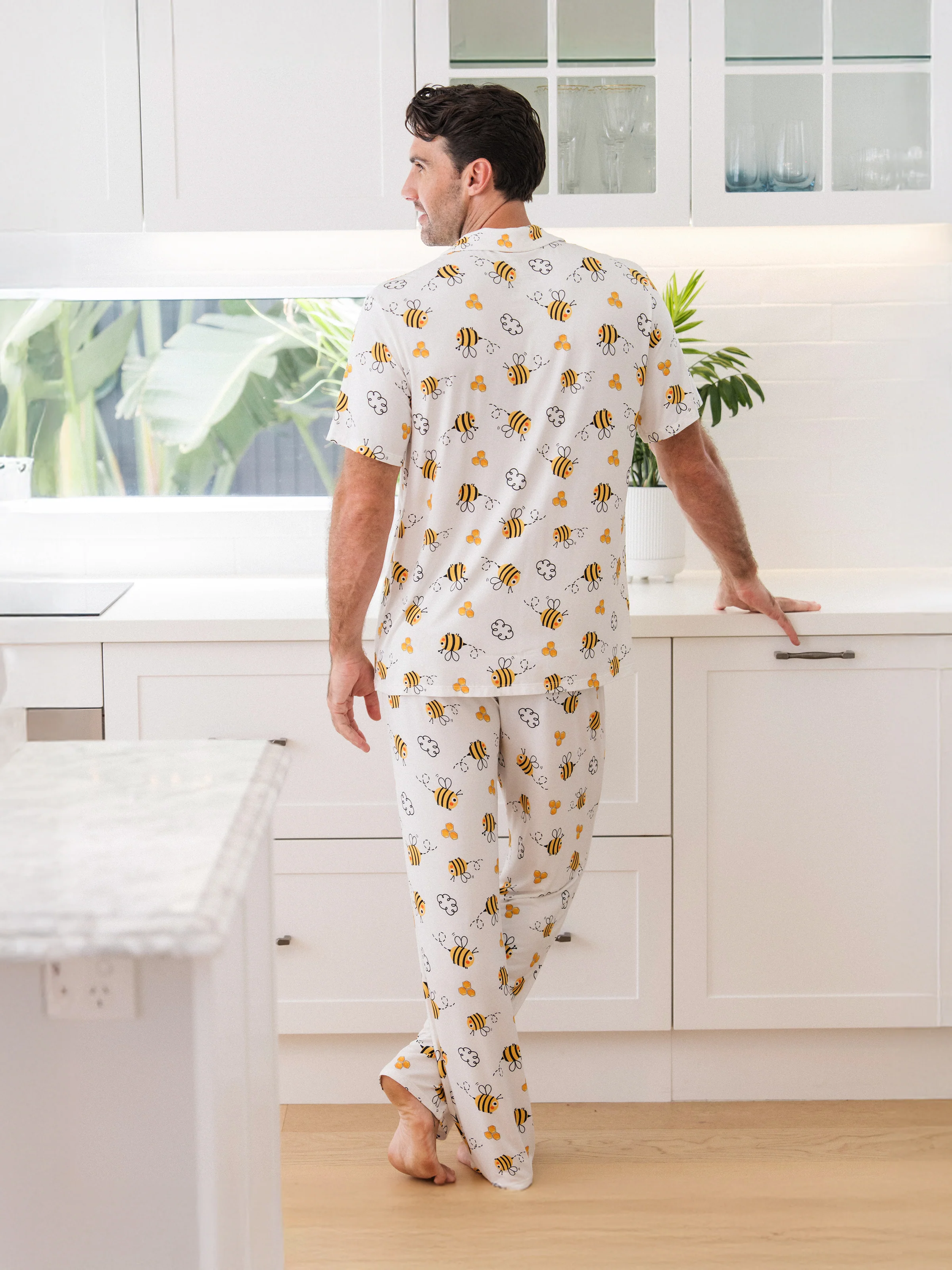 Family Matching Bamboo Pajamas Soft Bamboo Viscose PJs for Men Women Kids Toddler, Cute Bee Print Sleepwear with Short Sleeve Top and Long Pants White - Image 9