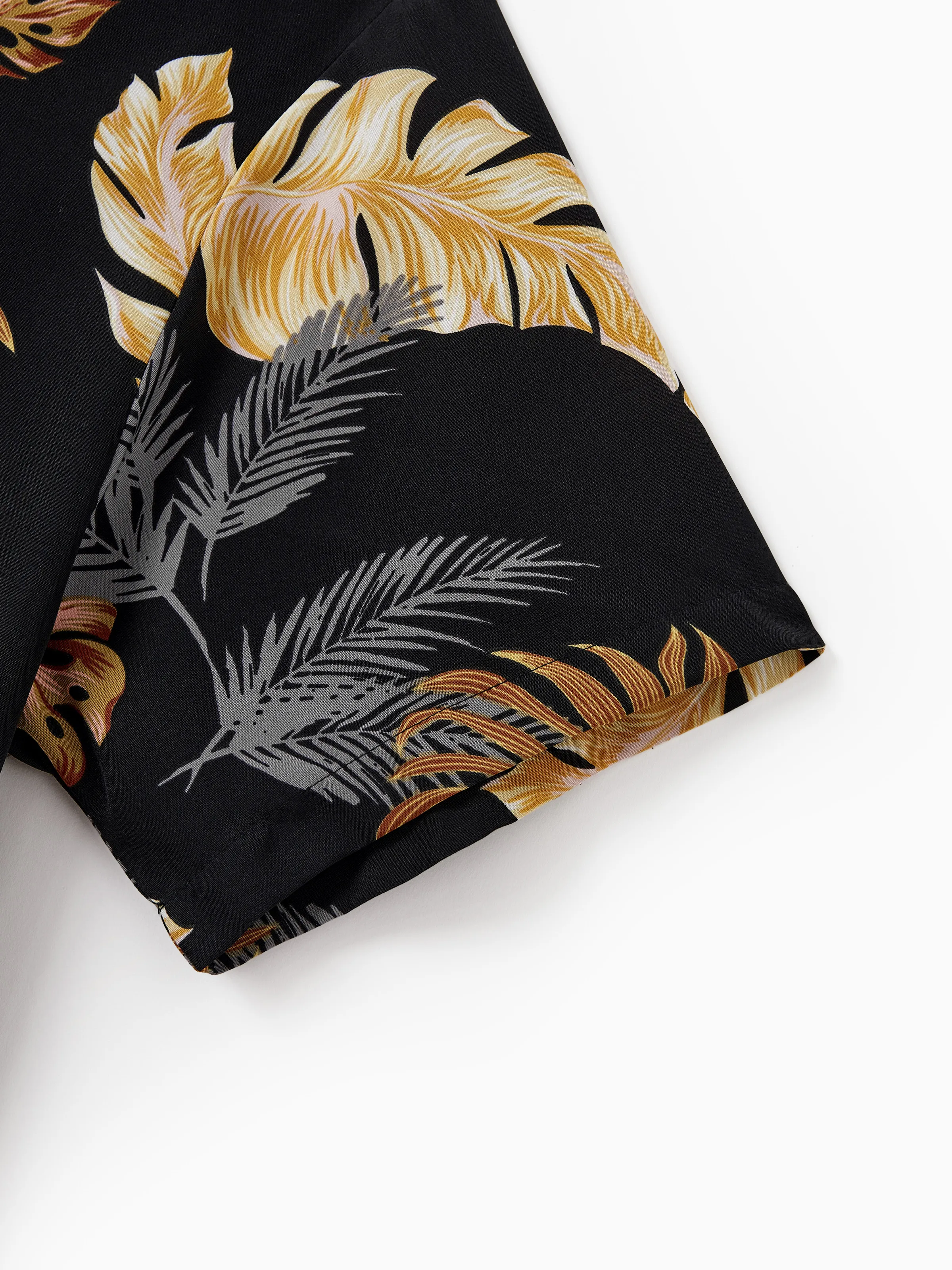 Daddy & Son Floral Print Beach Wear Short-sleeve Shirt Set for Summer Vacation Family Looks Black+White - Image 9