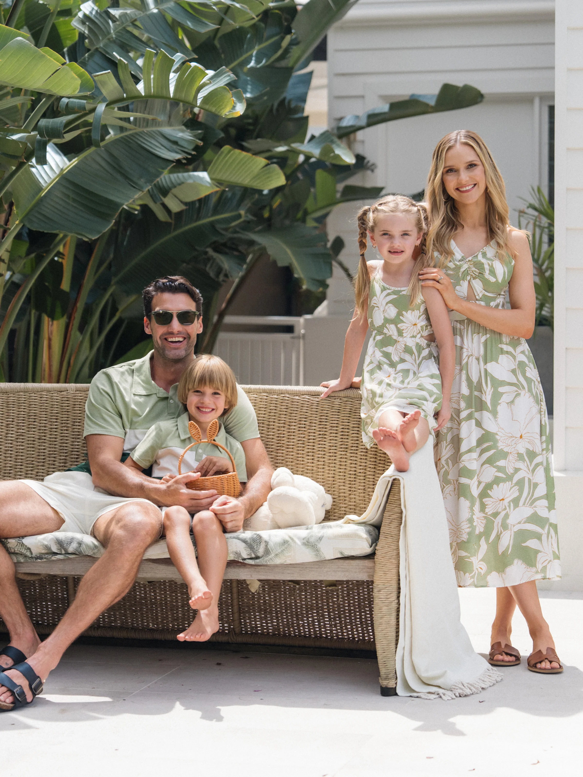 Daddy & Daughter Outfits Tropical Floral Print Strap Dress or Short-sleeve Colorblock Shirts Set Pale Green - Image 2