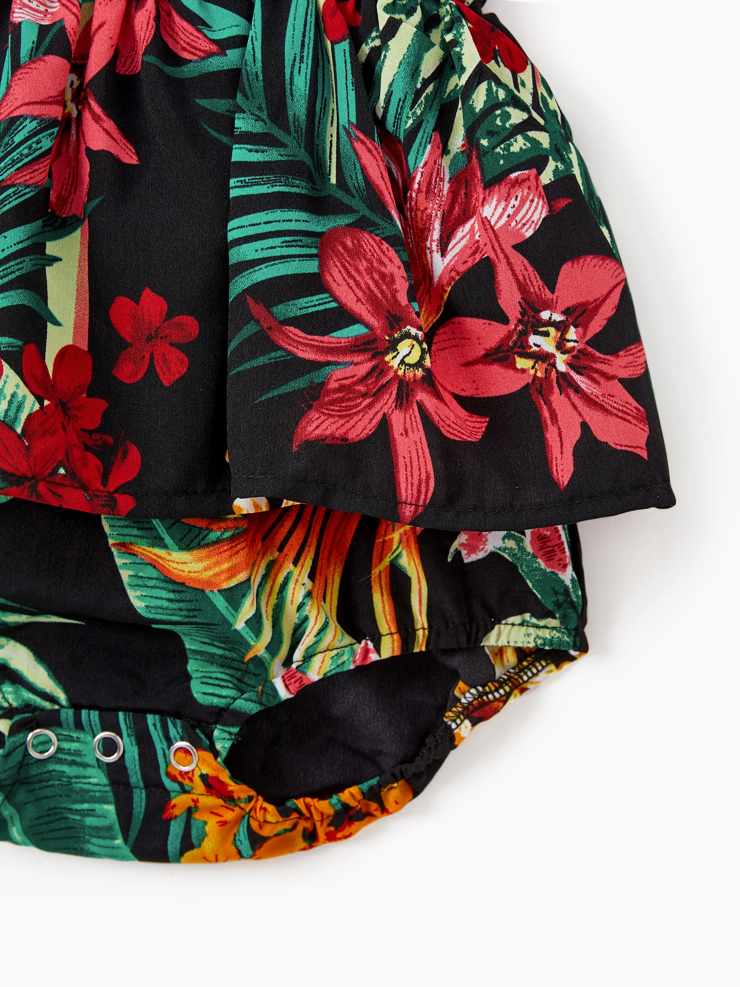 Family Matching Allover Plant Floral Print Halterneck Dresses and Short-sleeve Shirts Sets Black - Image 17