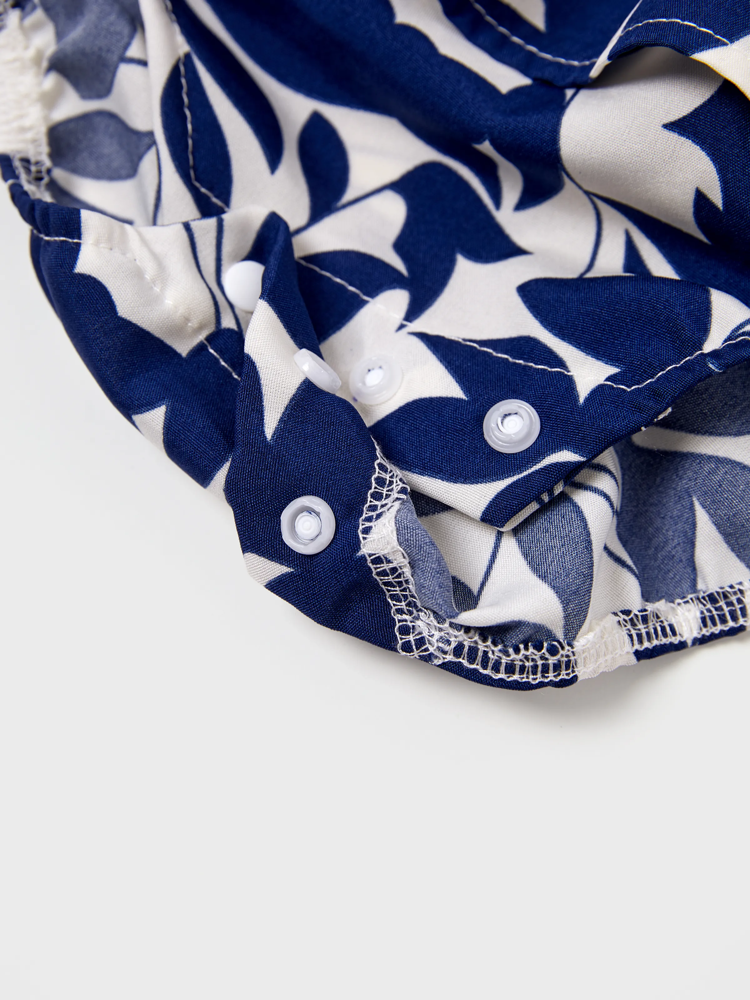 Family Matching Blue Colorblock Tee or Leaf Print Smocking Puff-sleeve Dress Set Blue - Image 12
