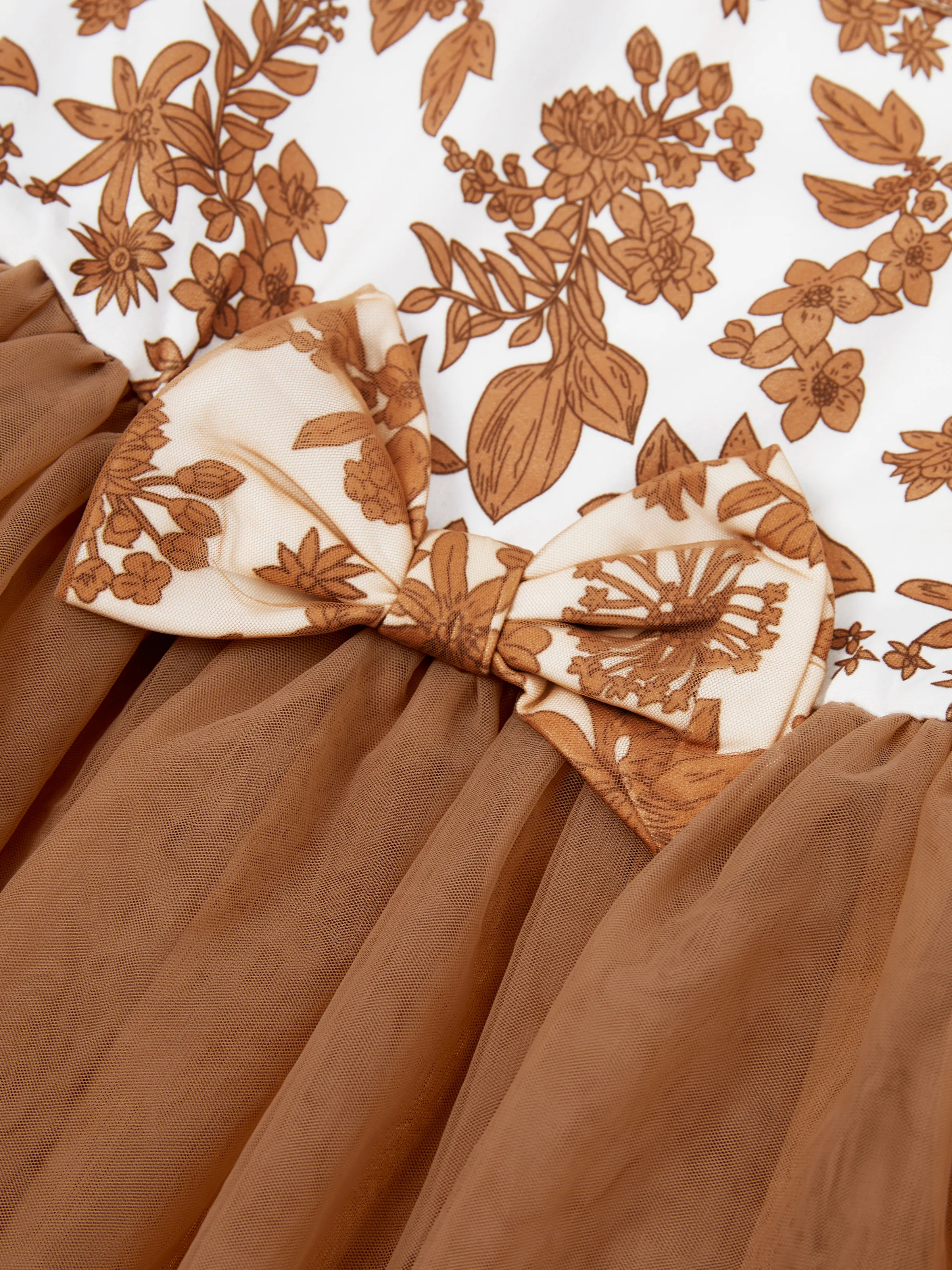Family Matching Colorblock Cotton Tee or Flora Print Strap Body-con Dress or Mesh Splicing Dress Khaki - Image 10