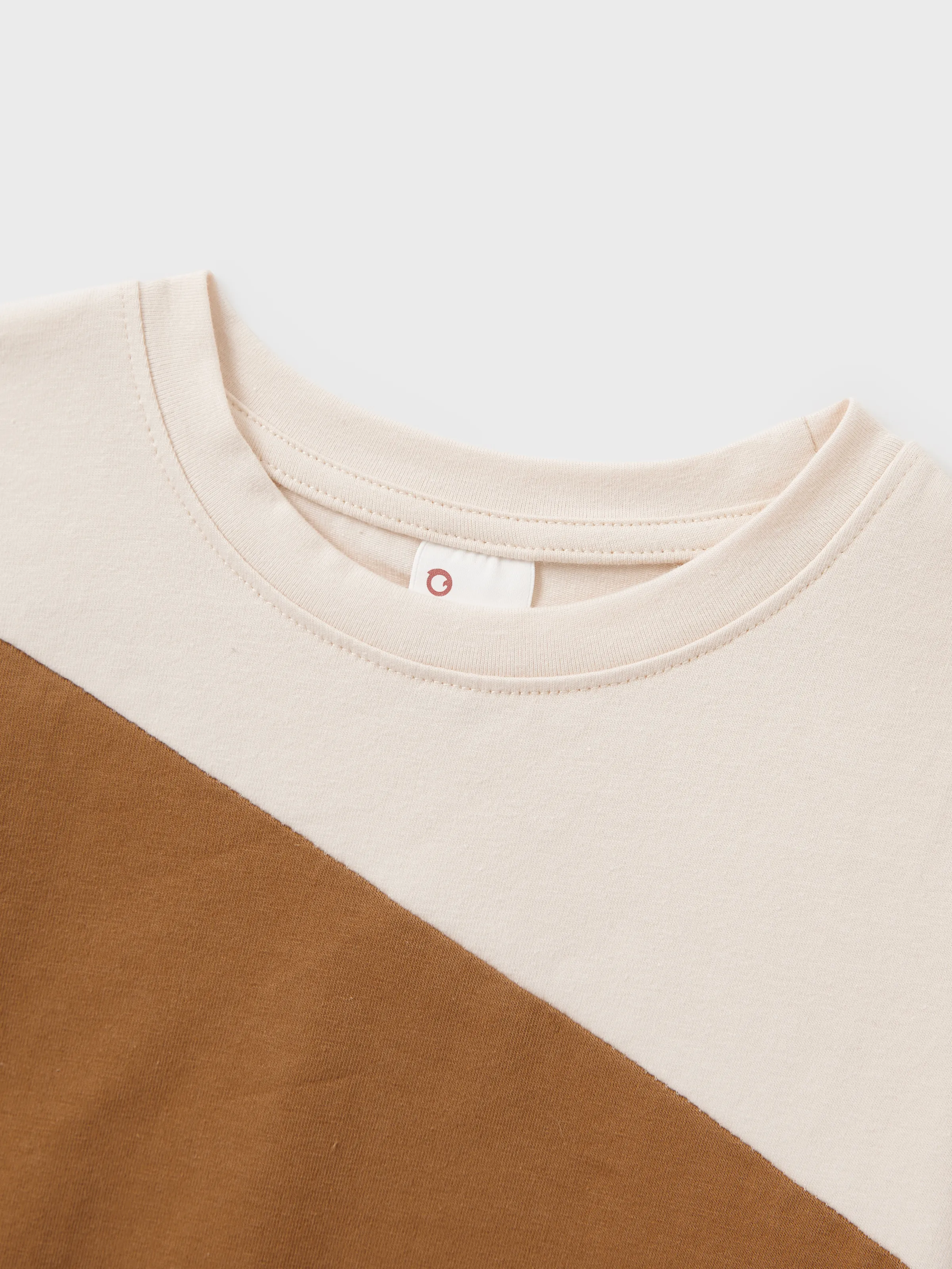 Family Matching Colorblock Cotton Tee or Flora Print Strap Body-con Dress or Mesh Splicing Dress Khaki - Image 19
