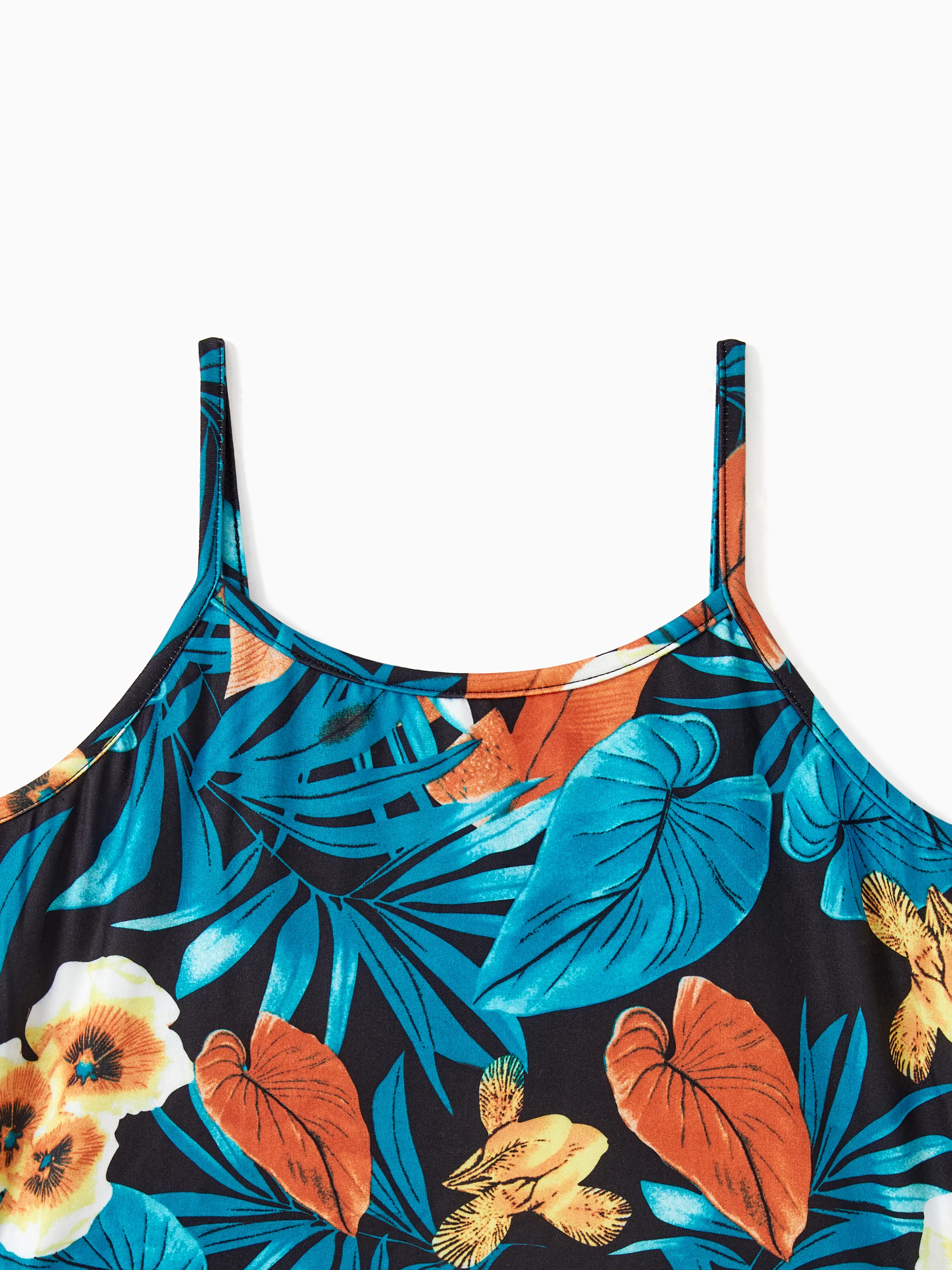 Family Matching Floral Panel T-shirt and Floral Ruched Drawstring Side Strap Dress Sets Black - Image 4