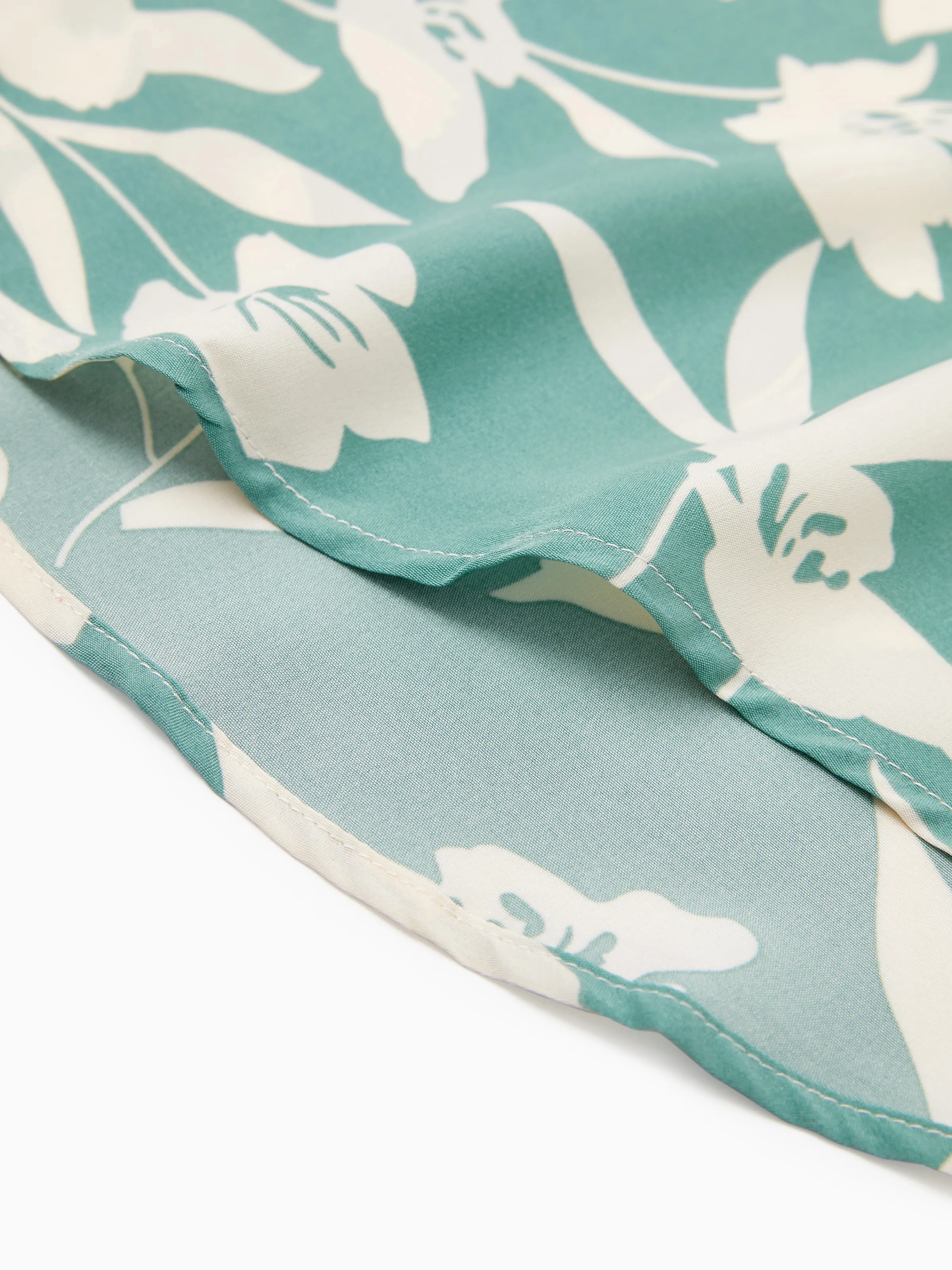 Family Matching Leaf Print Green Short-sleeve Shirt or Sling Shirred Dress Set Green - Image 25