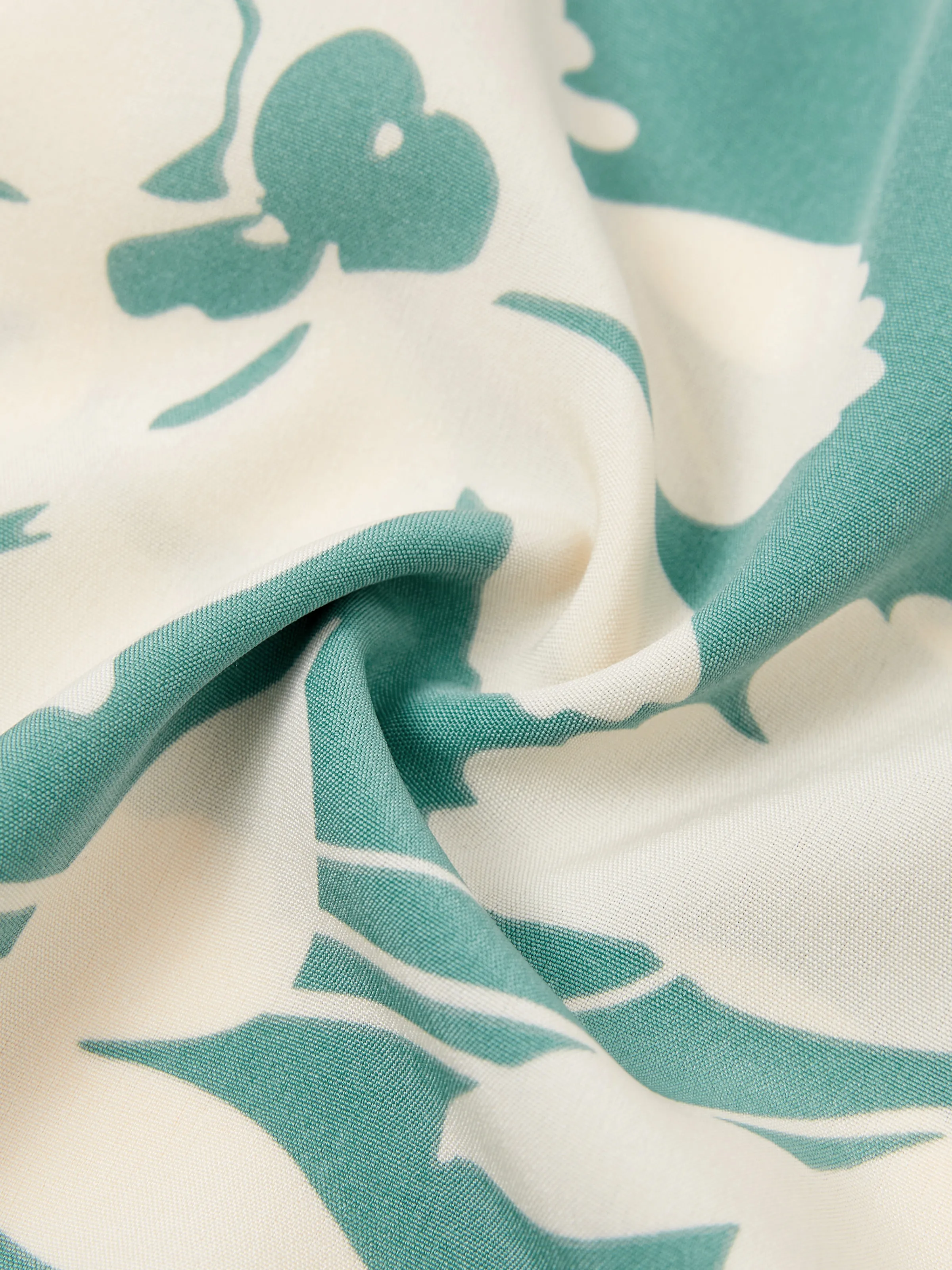 Family Matching Leaf Print Green Short-sleeve Shirt or Sling Shirred Dress Set Green - Image 26