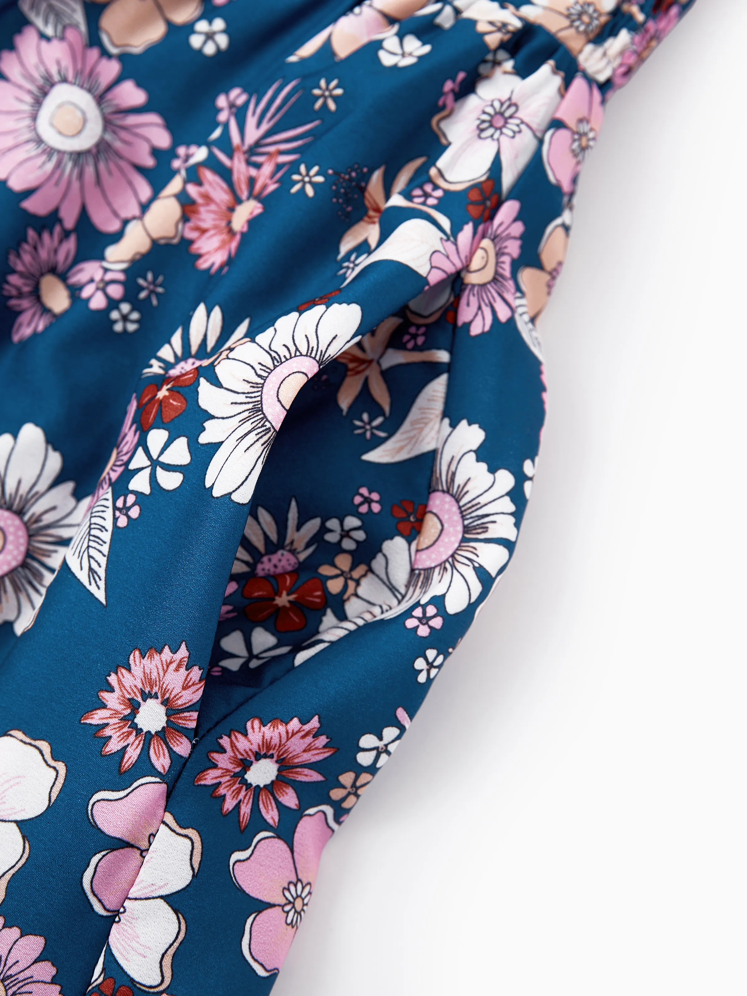 Family matching outfits Floral Allover Print Short-sleeve Collar Shirt or Halter Sleeveless Dress for Summer Vacation  CYAN- - Image 5