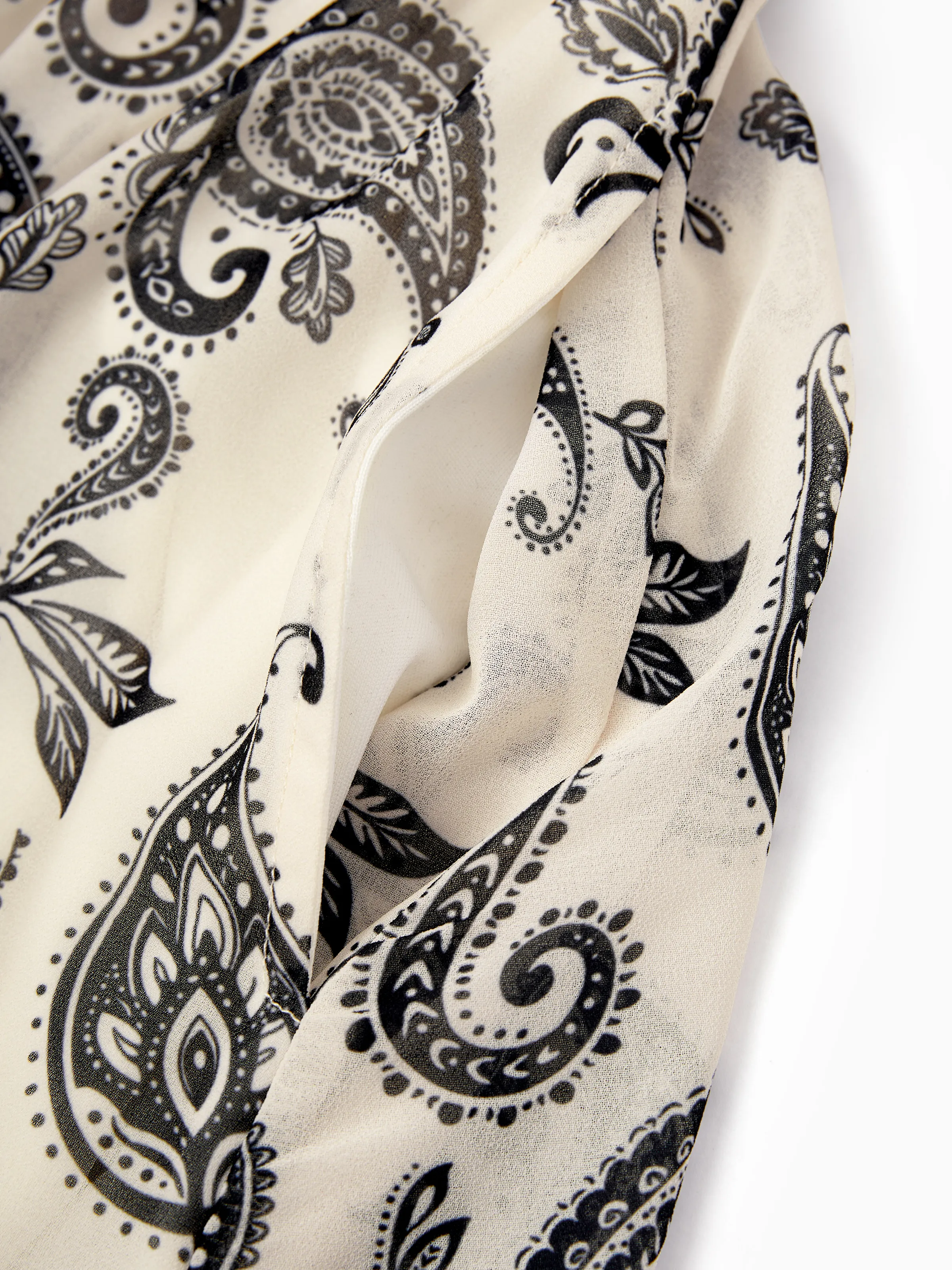 Family Matching Paisley Print Outfits Sleeveless Spaghetti Strap Dress & Cotton T-Shirt for Mom, Dad, & Kids Perfect for Family Outings & Photos
 Black - Image 5