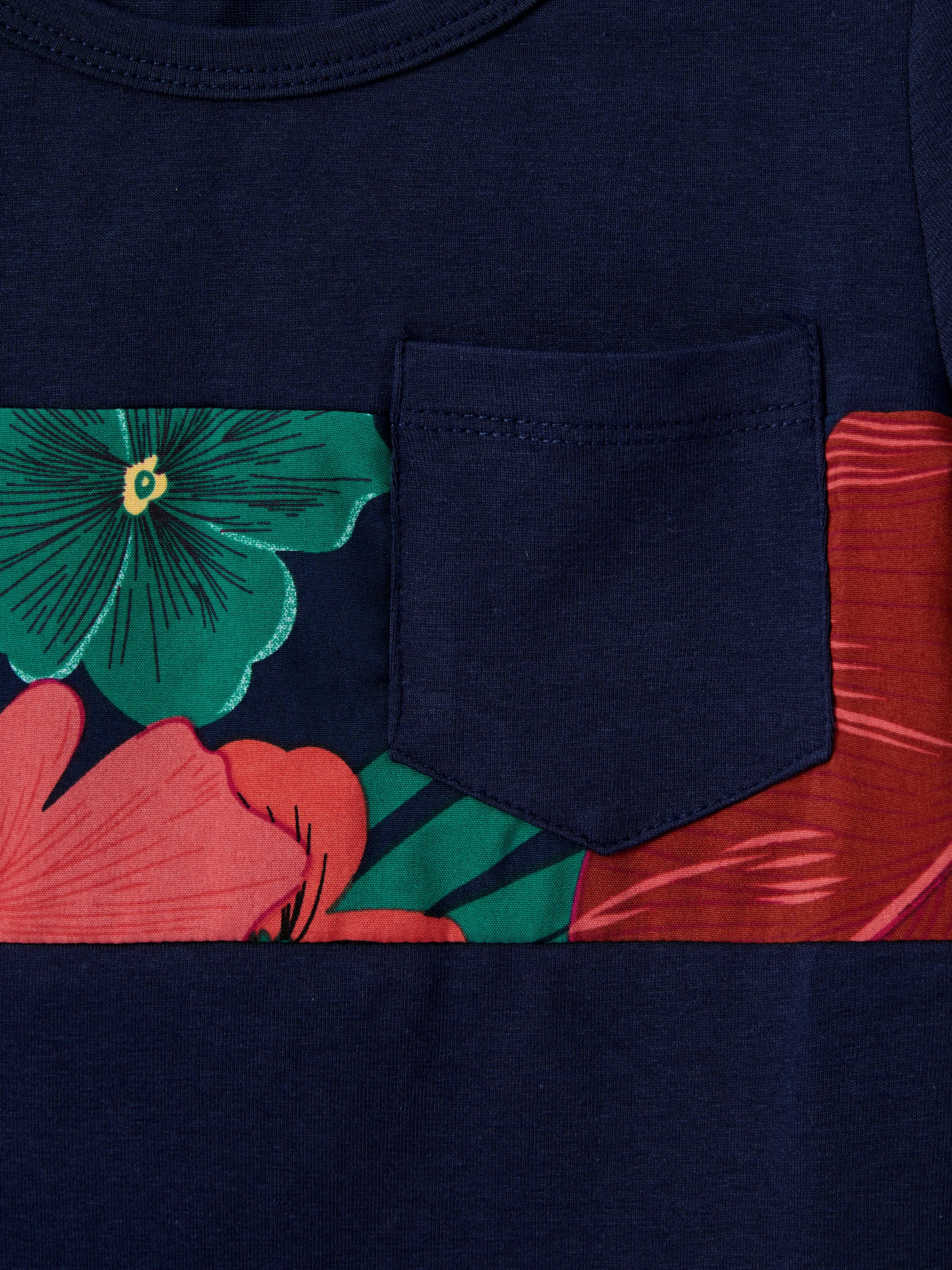 Family Matching Sets Floral Panel Black tee and V-neck Strap Dress with Hidden Snap Deep Blue - Image 21