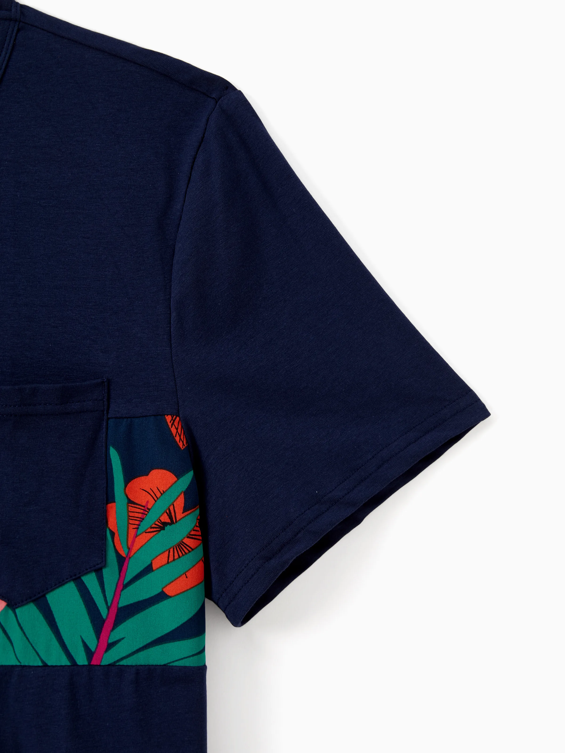 Family Matching Sets Floral Panel Black tee and V-neck Strap Dress with Hidden Snap Deep Blue - Image 25