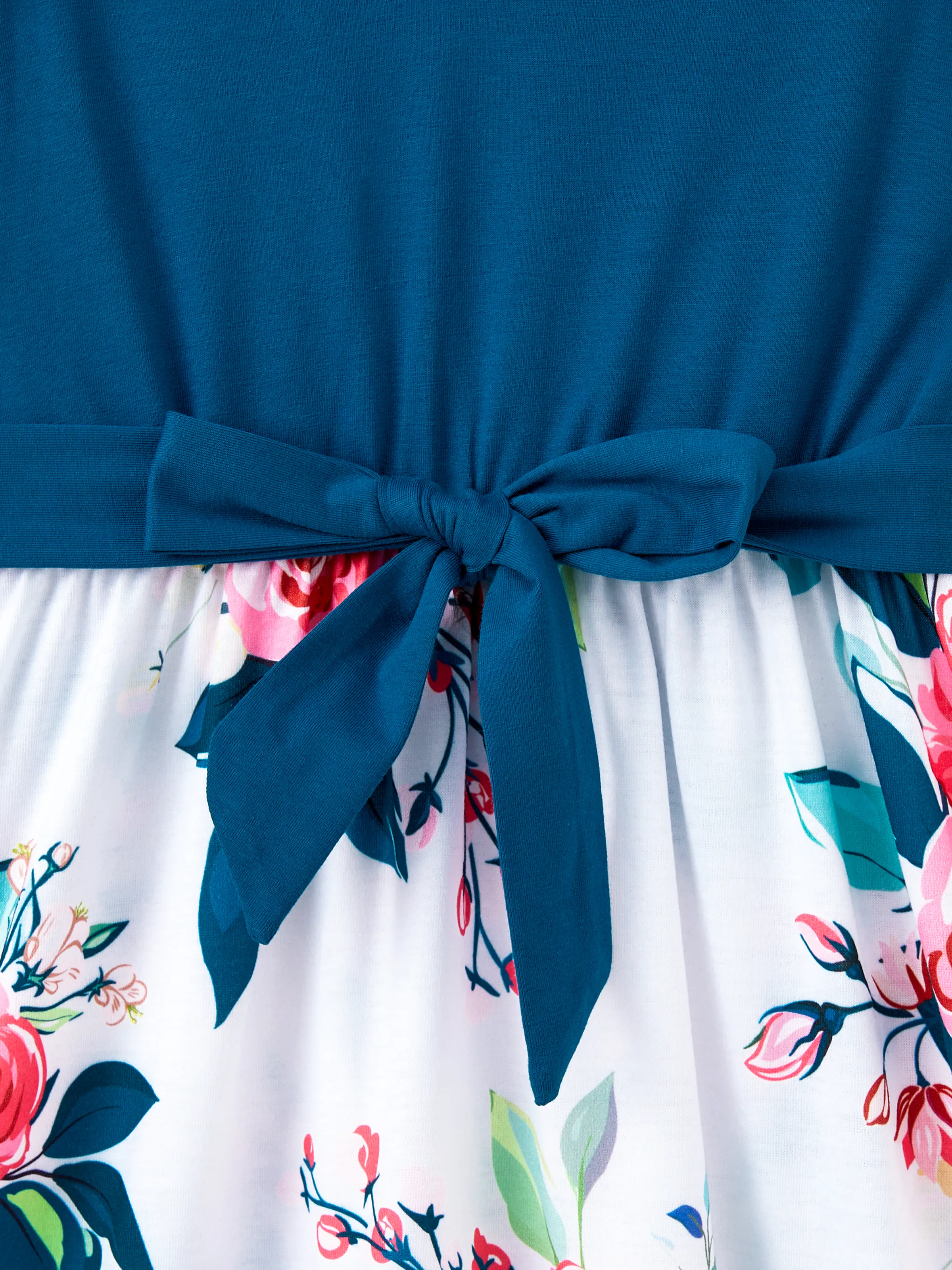 Family Matching Solid V Neck Flutter-sleeve Splicing Floral Print Dresses and Short-sleeve Colorblock T-shirts Sets Azure- - Image 10