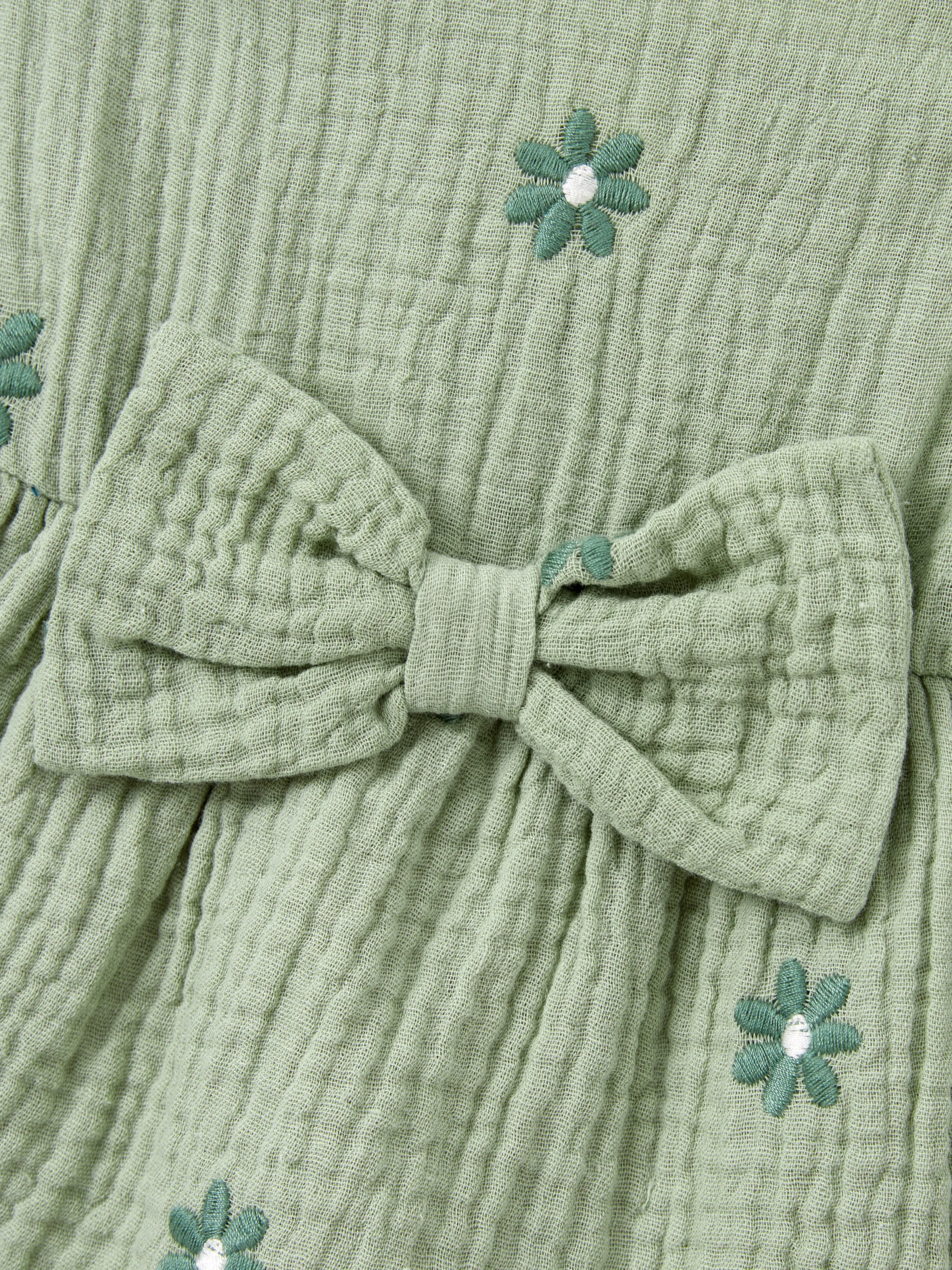 Matching Floral Cotton Dresses for Mom & Me Button-Down Smocked Floral Strap Dress for Mom, Baby Girl Ruffle Dress with Bow, Perfect for Summer Family Outings & Photos Pale Green - Image 16