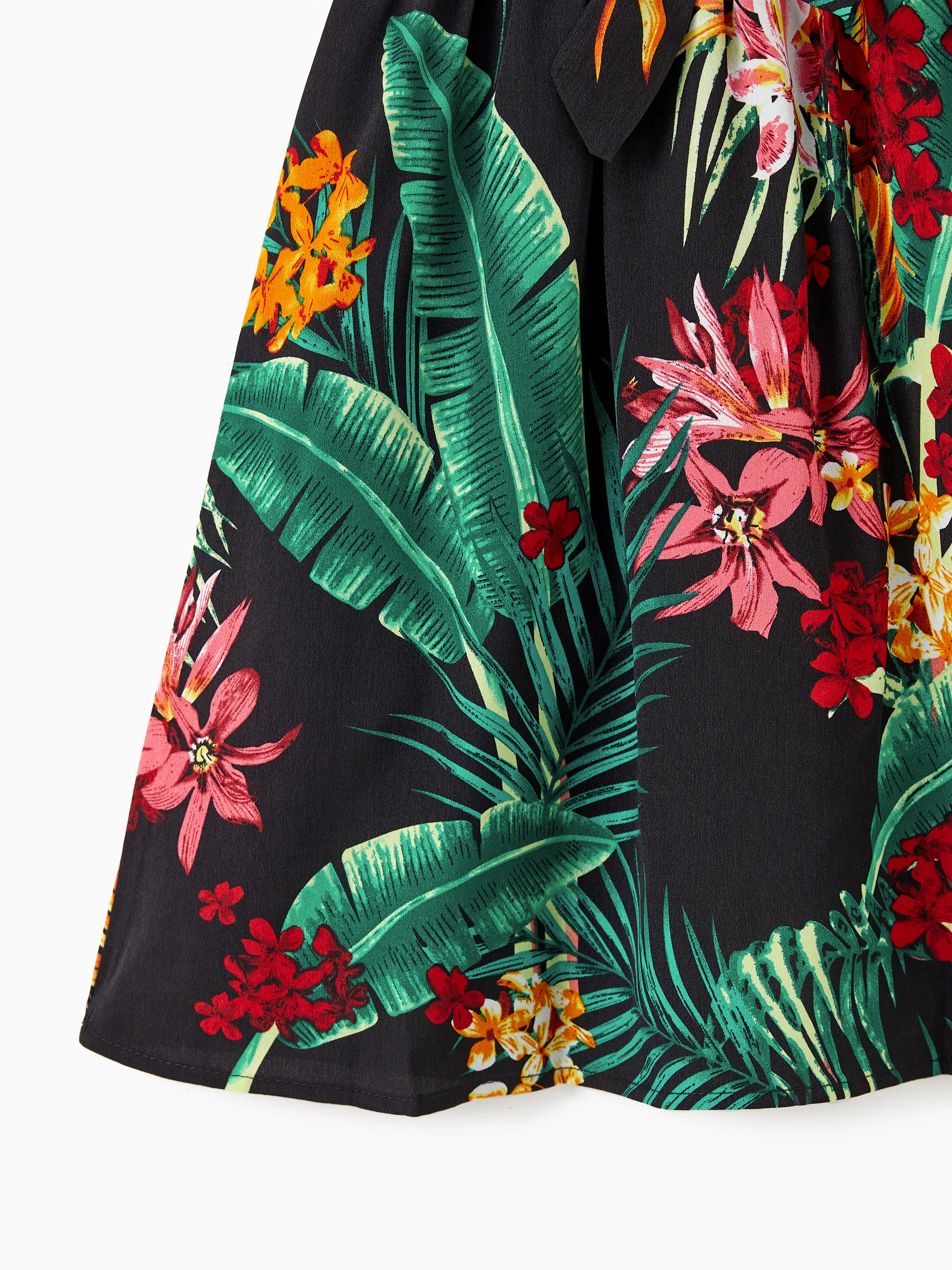 Mommy and Me Family Matching Allover Plant Floral Print Halterneck Dresses and Short-sleeve Shirts Sets Black - Image 13