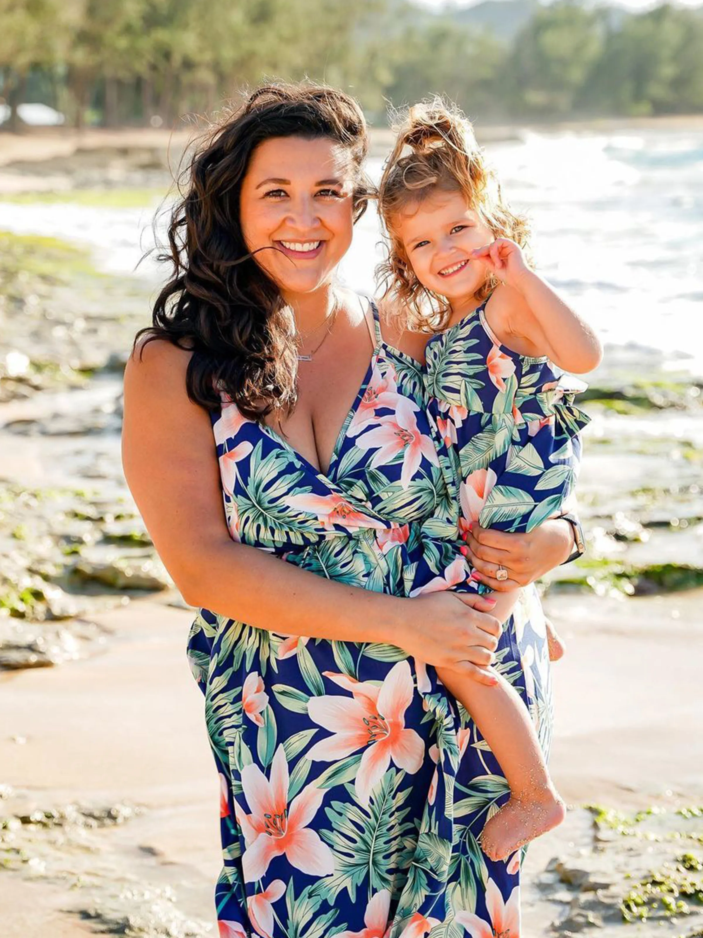 Mommy and Me Family Matching Sets Floral Panel Short-sleeve T-shirts or All Over Floral Print V Neck Spaghetti Strap Midi Dresses with Hidden Snap royalblue - Image 4