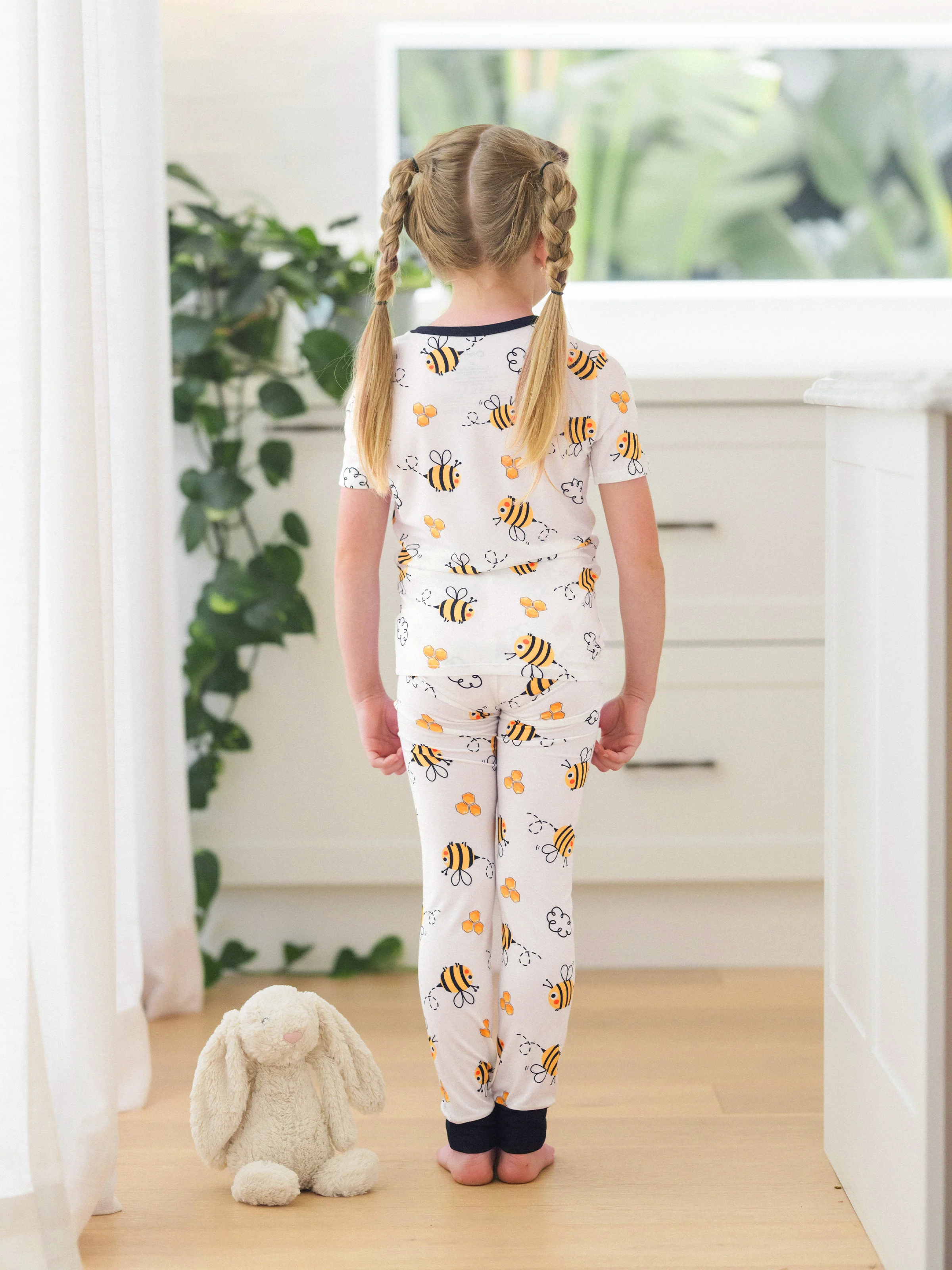 Family Matching Bamboo Pajamas Soft Bamboo Viscose PJs for Men Women Kids Toddler, Cute Bee Print Sleepwear with Short Sleeve Top and Long Pants White - Image 13