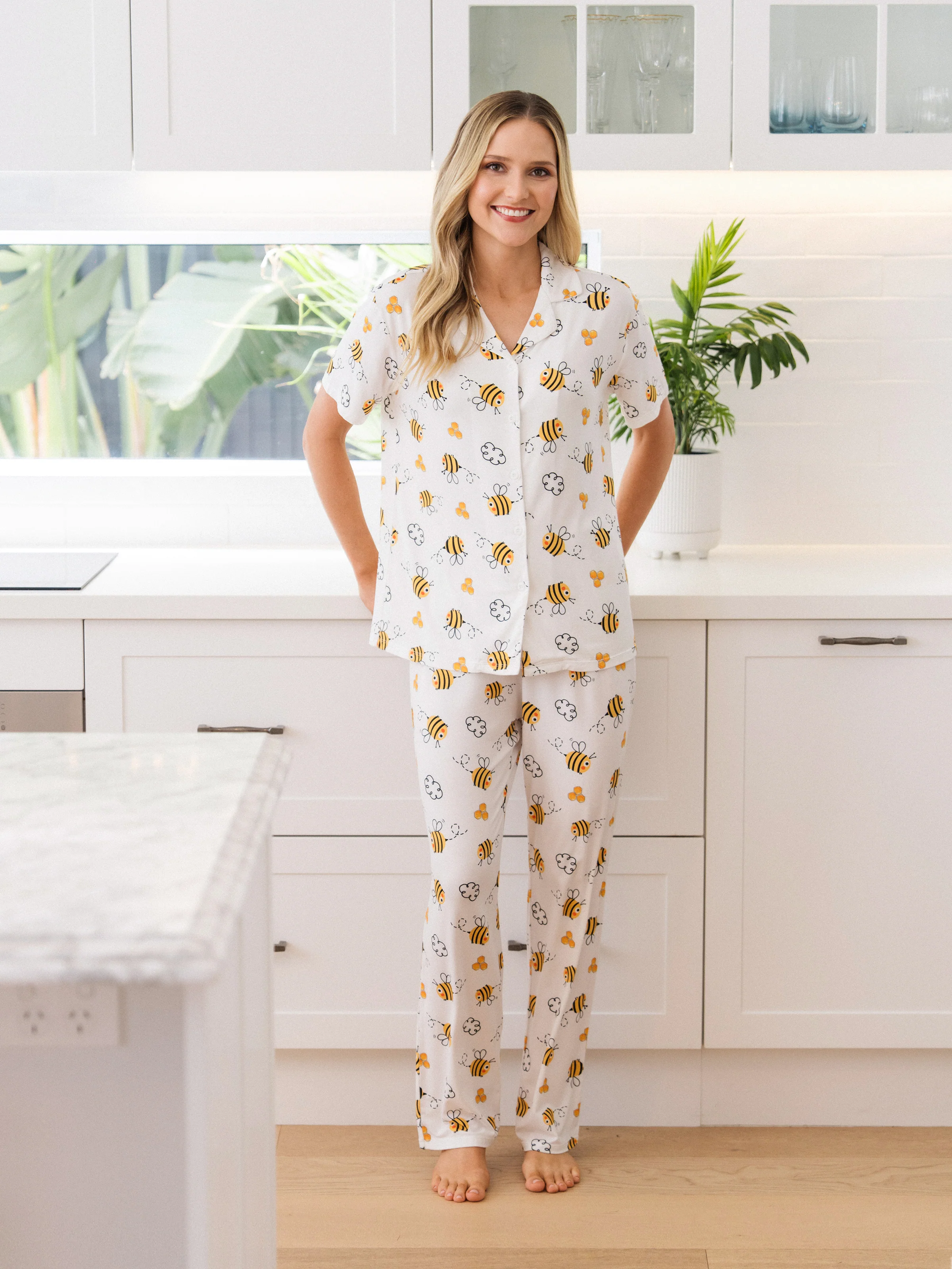 Family Matching Bamboo Pajamas Soft Bamboo Viscose PJs for Men Women Kids Toddler, Cute Bee Print Sleepwear with Short Sleeve Top and Long Pants White - Image 3