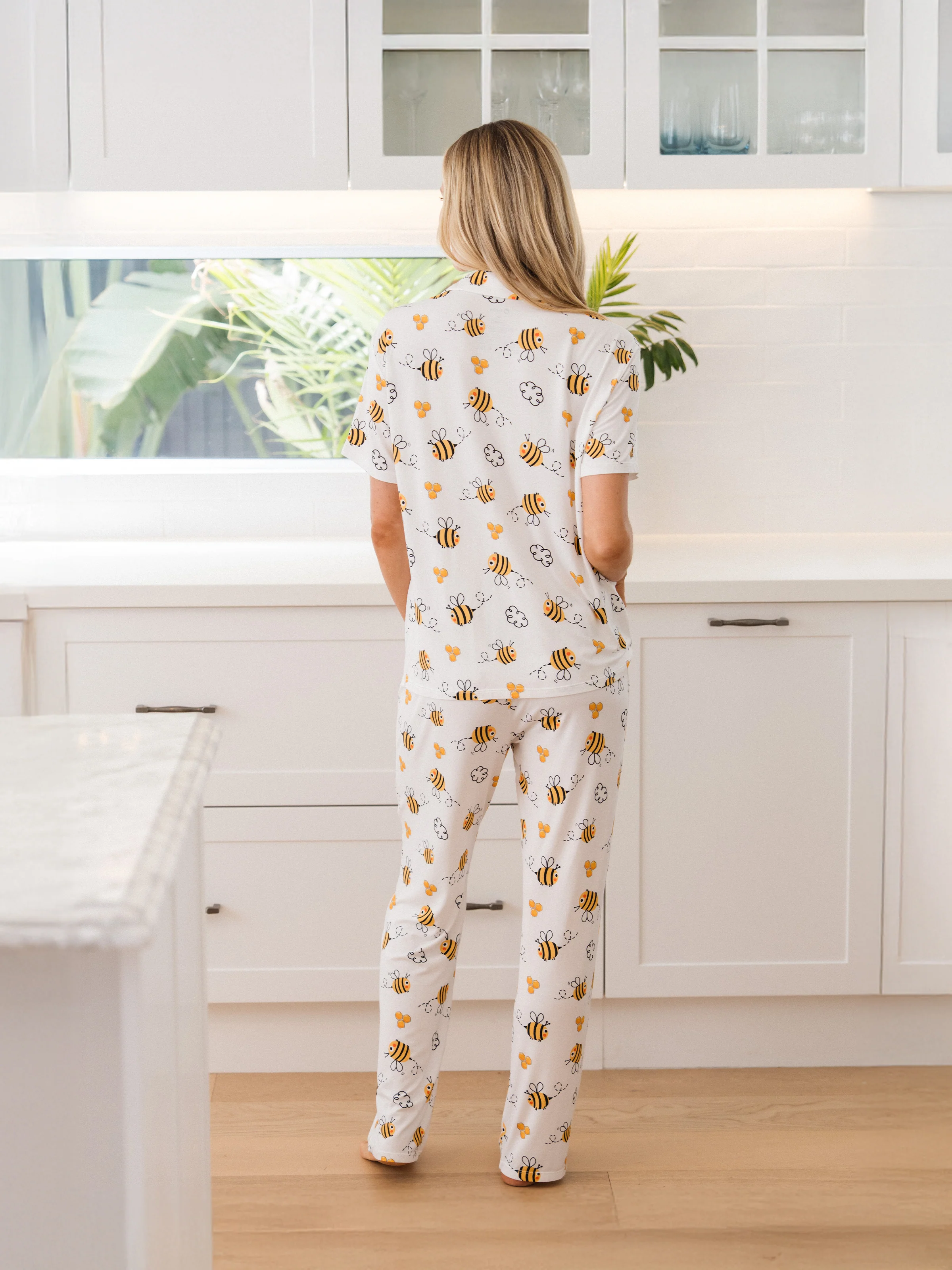 Family Matching Bamboo Pajamas Soft Bamboo Viscose PJs for Men Women Kids Toddler, Cute Bee Print Sleepwear with Short Sleeve Top and Long Pants White - Image 4