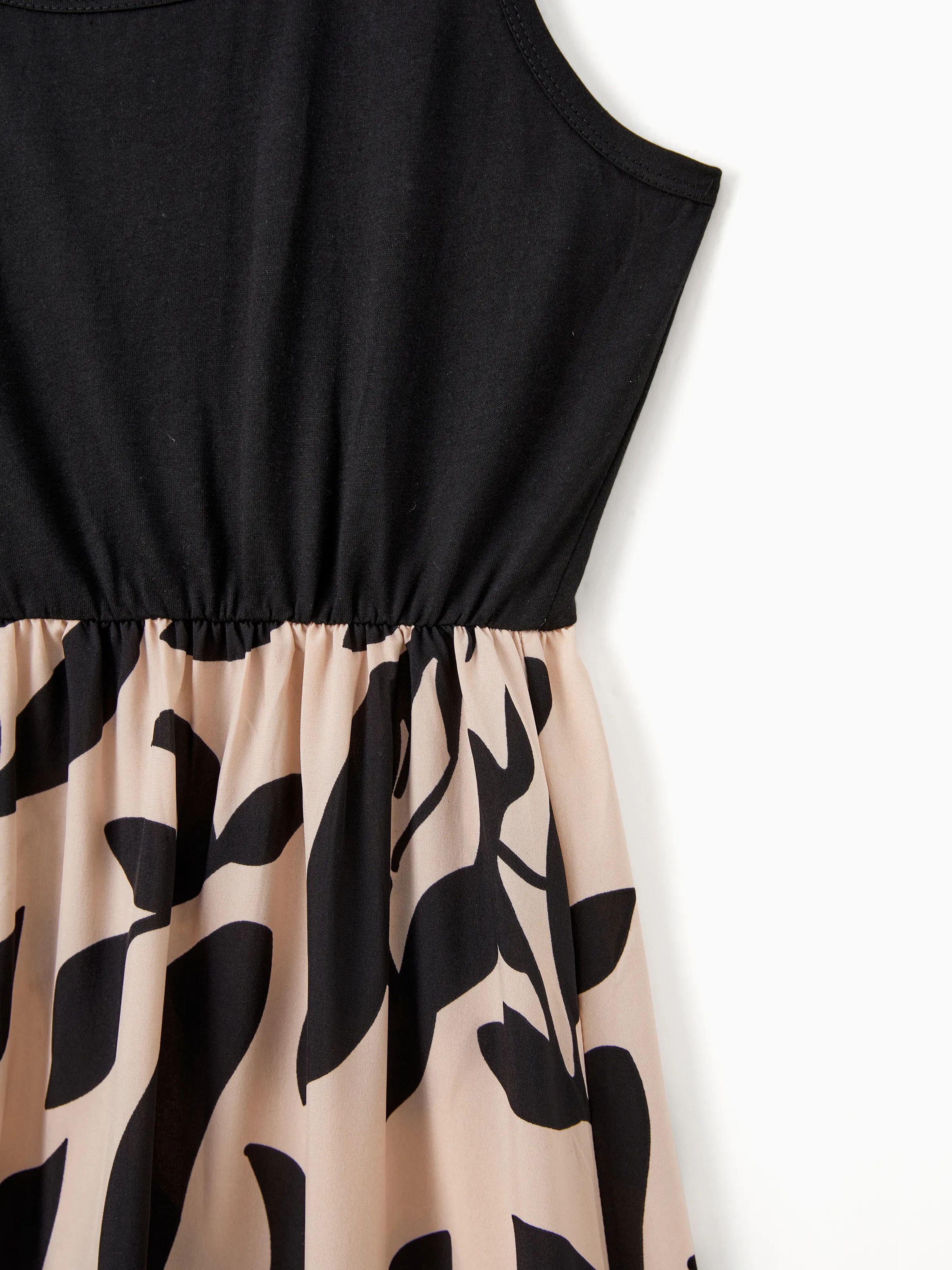 Mommy & me Cross Back Floral Strap Dress and Colorblock Top Sets Black - Image 6