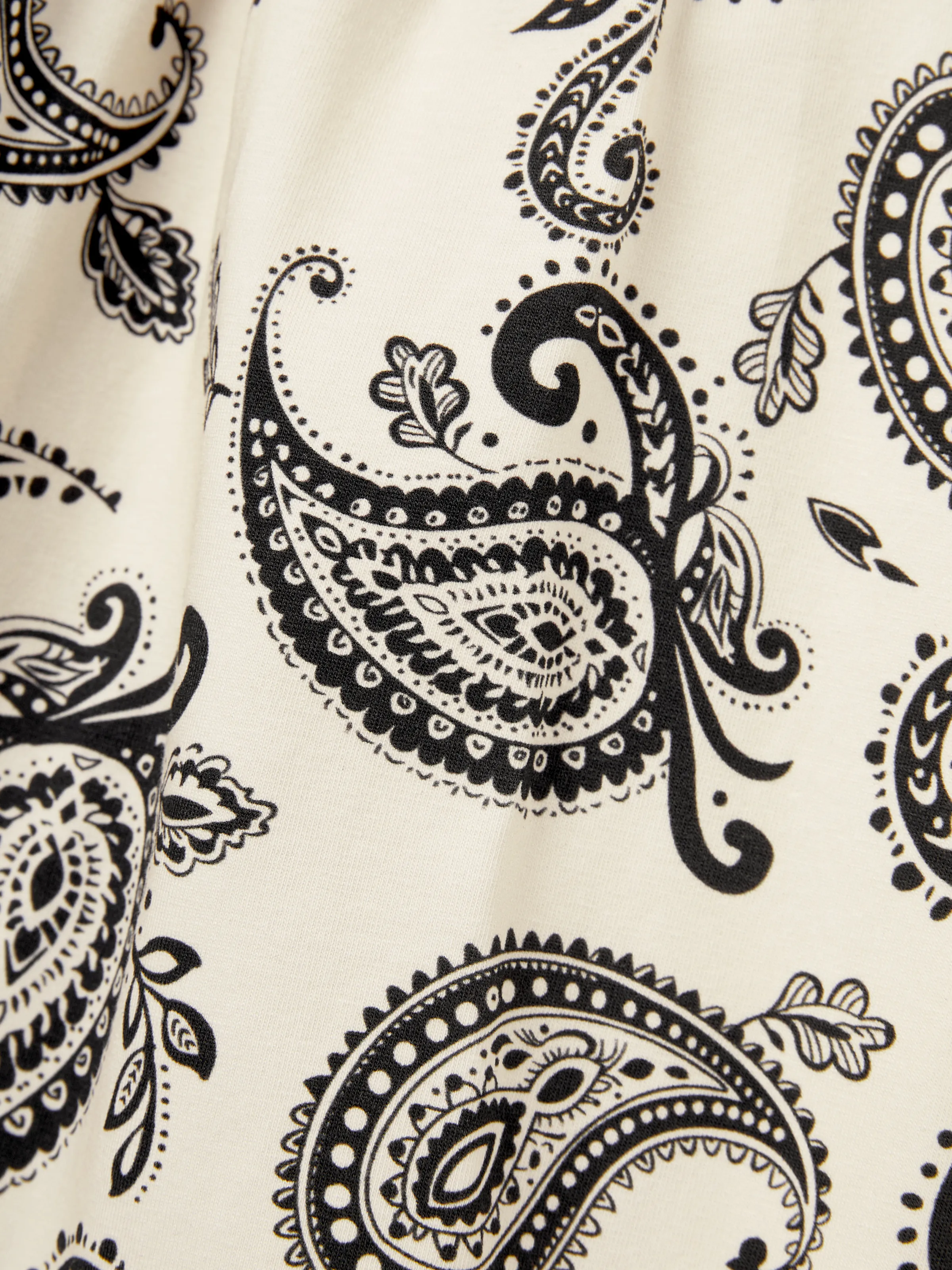 Mommy & me Paisley Print Outfits Sleeveless Spaghetti Strap Dress & Cotton T-Shirt for Mom, Dad, & Kids Perfect for Family Outings & Photos Black - Image 17