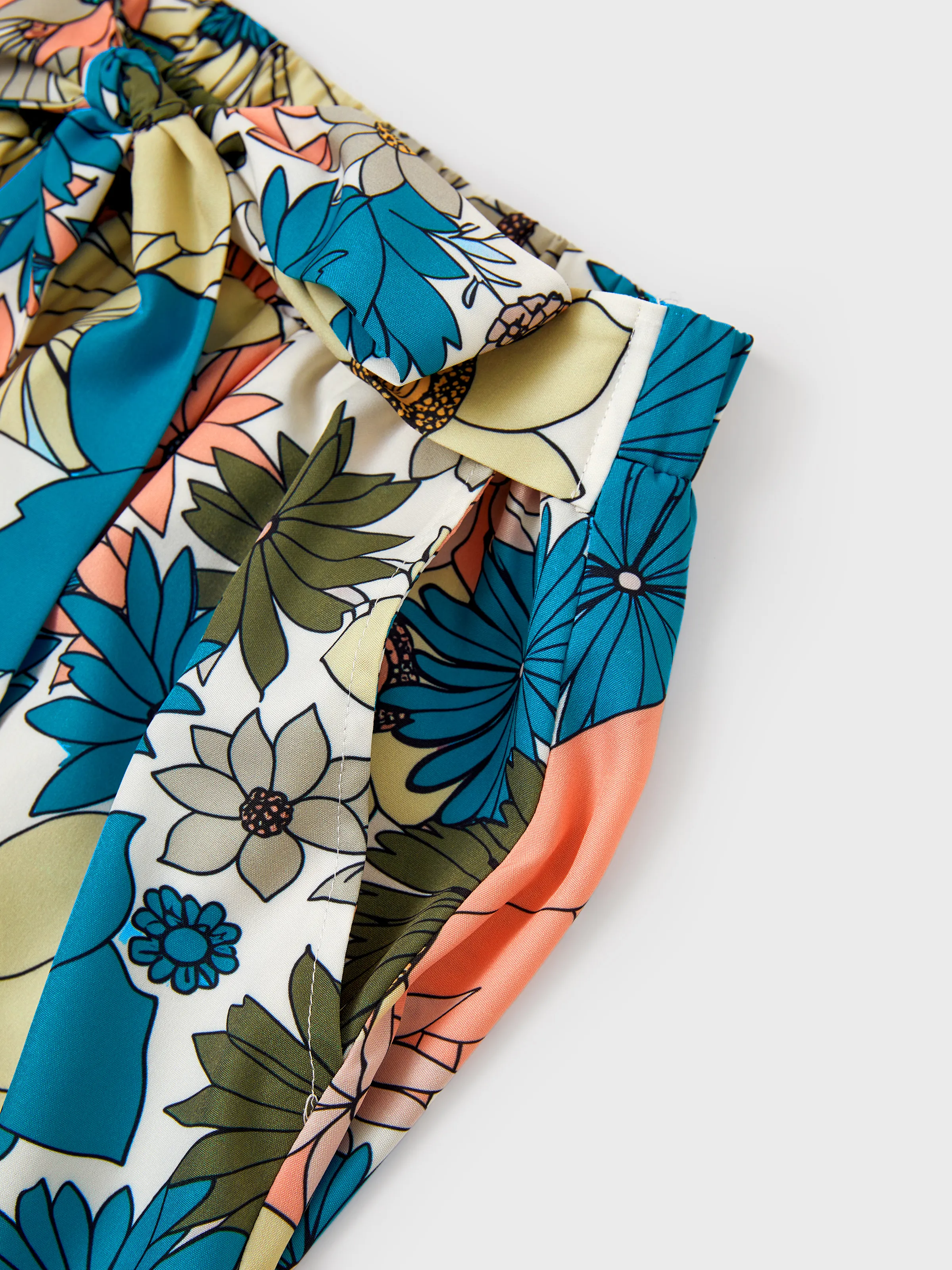 Mommy & me Set Sun Flower Print Short-sleeve Collar Shirt or White Camisole Top and Flower Wide-leg Pants Set for Summer Vacation Multi-color - Image 7