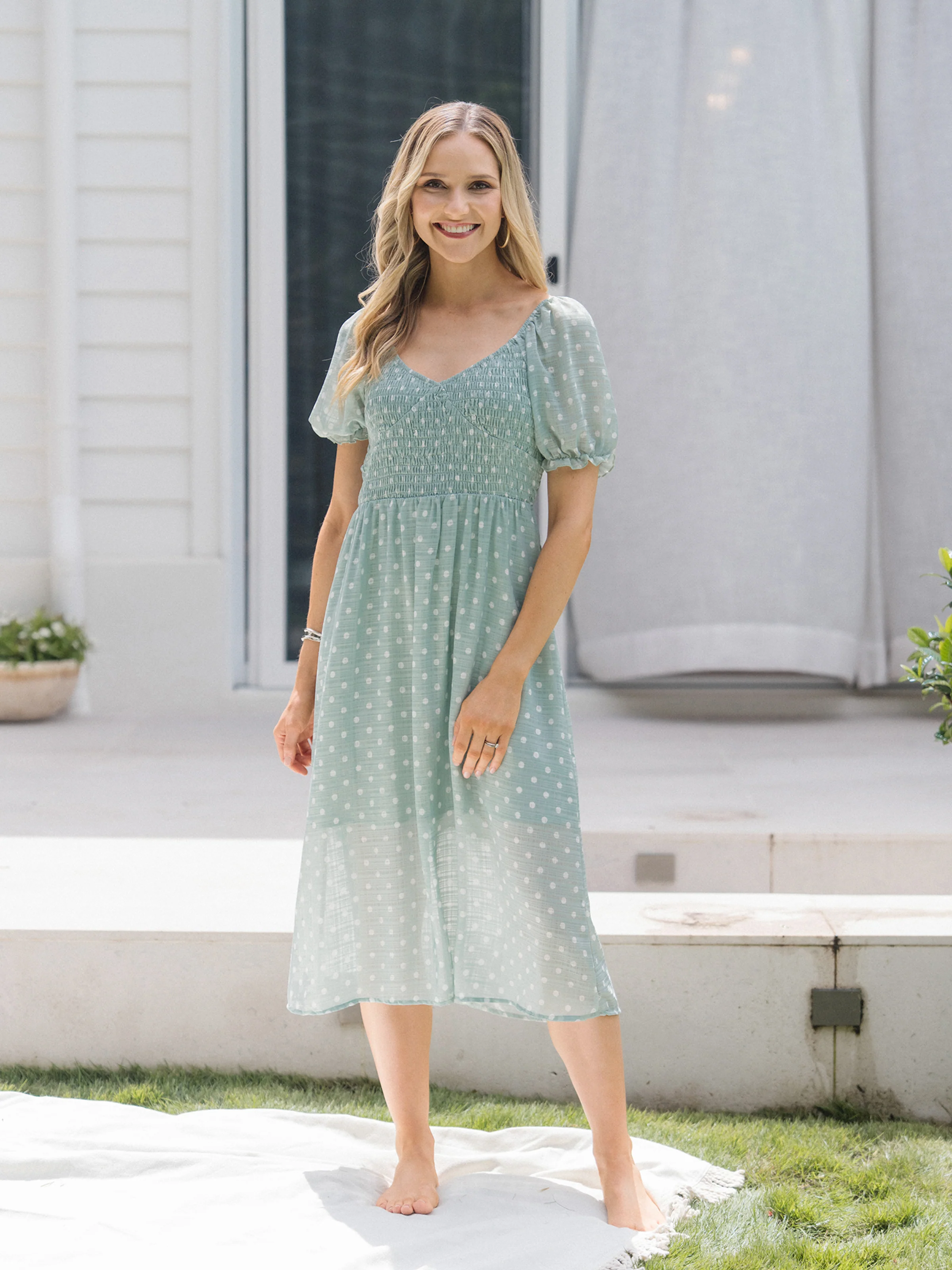 Family Matching T-Shirt & Dress Set Polka Dot Puff-sleeve Dress for Mom, Daughter & Baby, Color Block Cotton Tee for Dad & Son, Perfect for Family Outings & Photos Light Green - Image 4